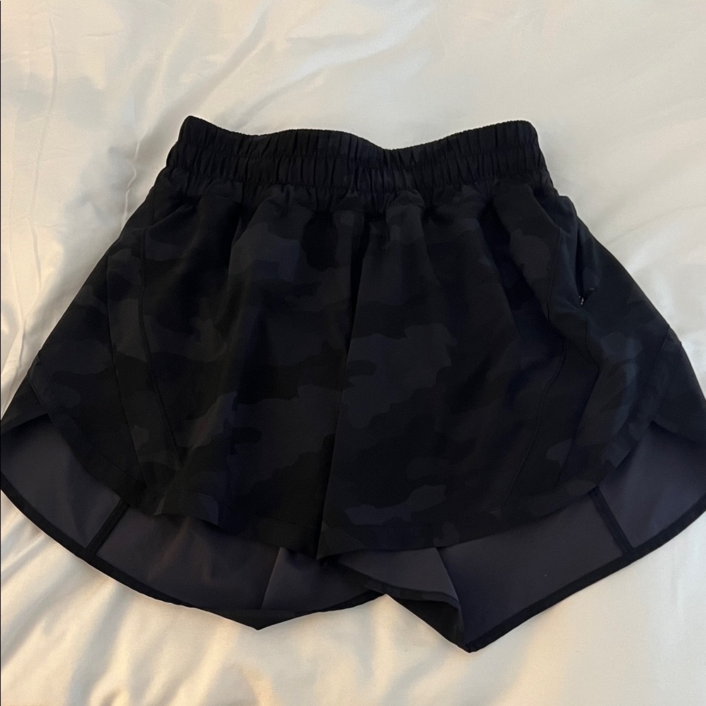 Lululemon Black Camo Track That High rise 3” shorts